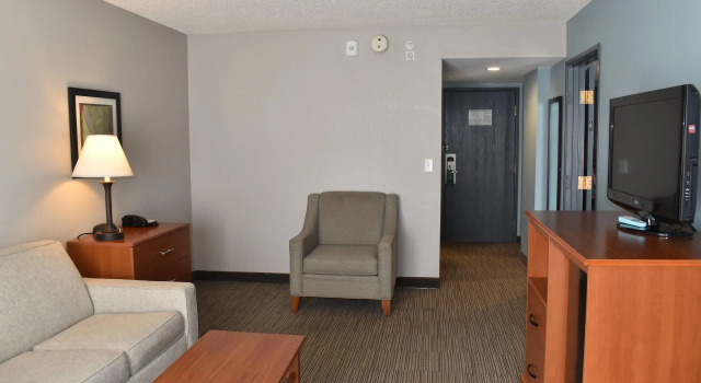 Четырёхместный люкс Quality Inn & Suites Garden Of The Gods