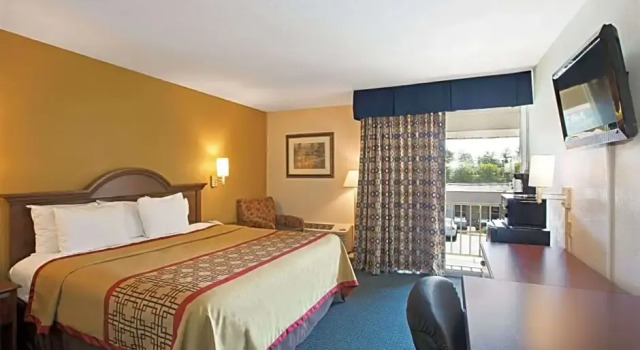 Номер Standard Days Inn by Wyndham Charlotte/Woodlawn Near Carowinds