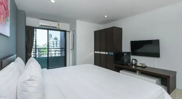Двухместный номер Standard с балконом De Botan Srinakarin Hotel & Residence