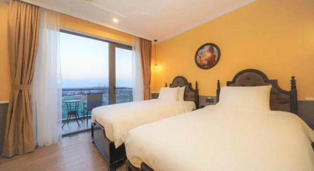 Двухместный номер Standard с видом на бассейн Athenia Hoi An Boutique Hotel & Spa