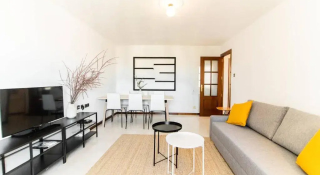 Апартаменты MODERN AND BRIGHT APARTMENT Plaza Elíptica