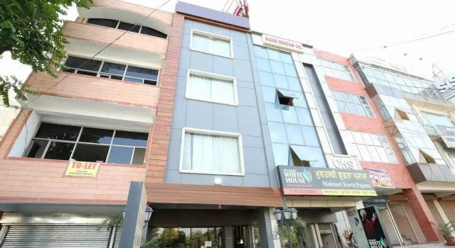 OYO 4226 A One Zirakpur, Varaa Hotelli Zirakpur Haryana