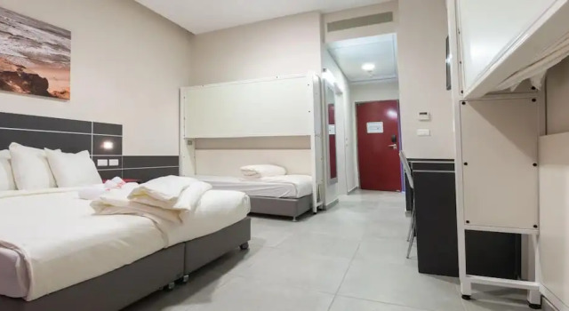 Habitación familiar Estándar con balcón y con vista HI - Haifa Hostel