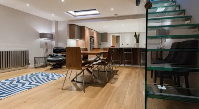 The Escalier Mews - Stunning 3bdr Home Flooded With Light