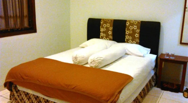 Griya Putri Dewi Family Guest House, Book Guesthouse Mantrijeron 