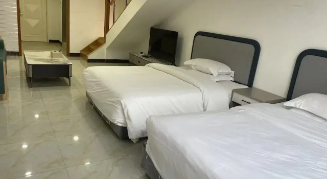 Номер Deluxe Дуплекс YOYO International Apartment