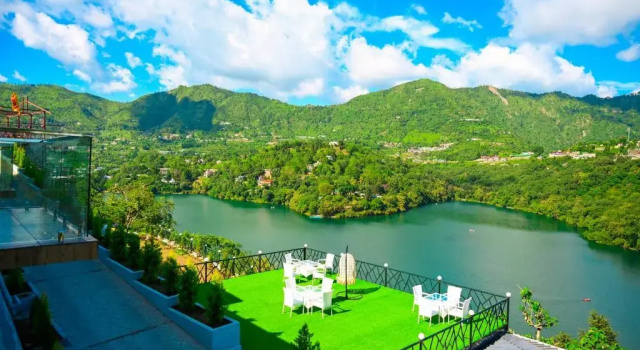 Номер Standard The Lake Ambience Resort