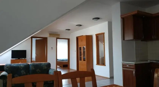 Ildiko Apartmanhaz, Prenota Hotel Zamárdi 