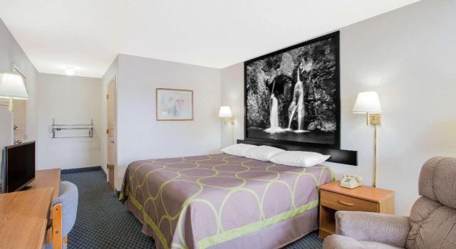 Двухместный номер Standard Super 8 by Wyndham Christiansburg