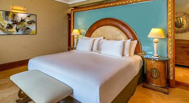 Двухместный полулюкс NH Collection Prague Carlo IV