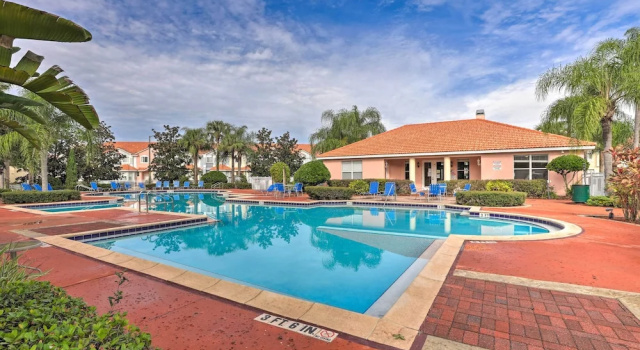 Апартаменты 10 Mi to Disney World: Townhome w/ Community Pool!