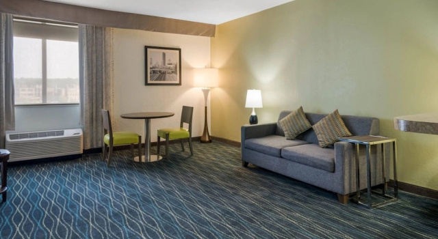 Люкс Radisson Hotel Grand Rapids Riverfront