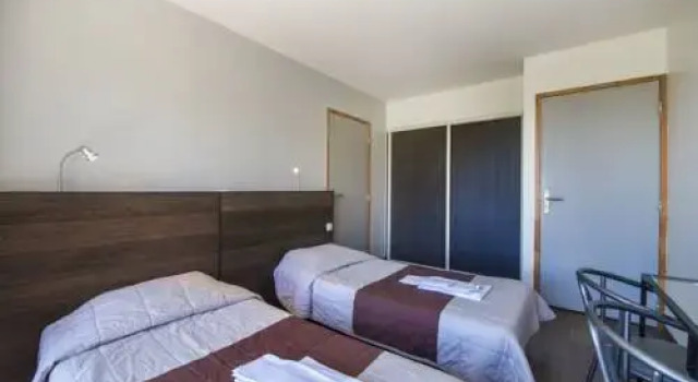 LESCANDILLE Village Vacances, Забронировать Курортный отель Курортные отели Овернь-Рона-Альпы, Курортный отель