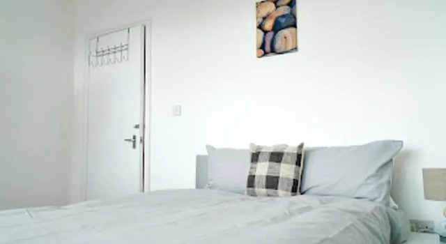 Clean, Spacious 2-bed Apartment in Brierley Hill, Book Lejlighed Brierley Hill West Midlands