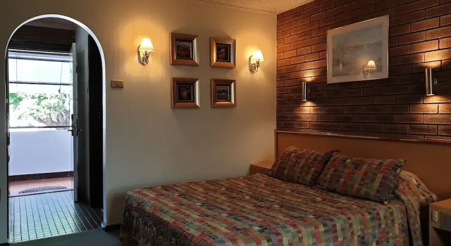 Номер Superior Arden Motel
