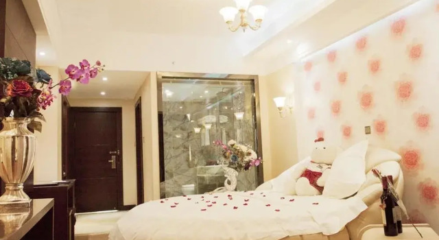Youlian Hotel Kunming, Rezerwuj Hotel Hotele w Kunming z parkingiem, Parking