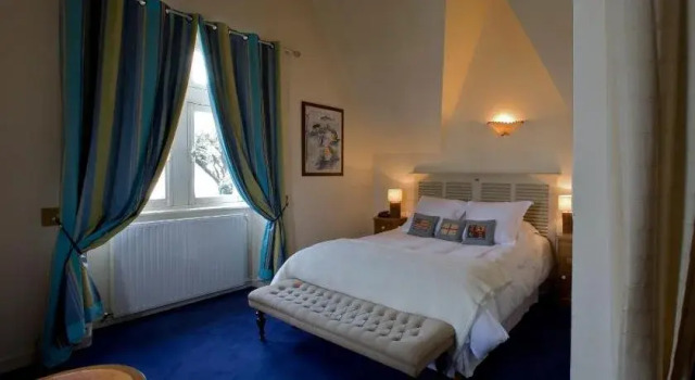 Le Petit Hôtel des Hortensias, Забронировать Отель Отели в центре Ла-Трините-сюр-Мер, в центре