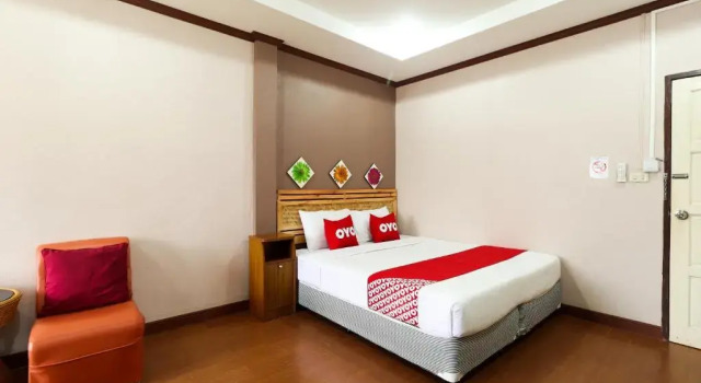 Двухместный номер Standard OYO 359 Golden Nakara Place (Vaccinated Staff)