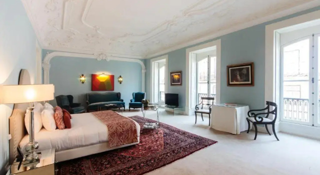 Люкс с видом на улицу Dear Lisbon - Palace Chiado Suites