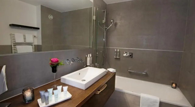 Номер Deluxe Le Mirabeau Resort & Spa