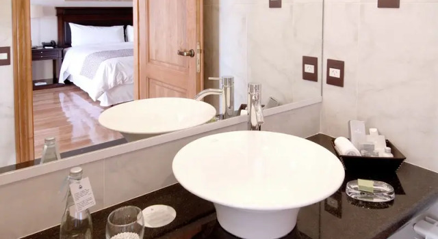 Двухместный номер Standard с видом на озеро Alma Del Lago Suites & Spa
