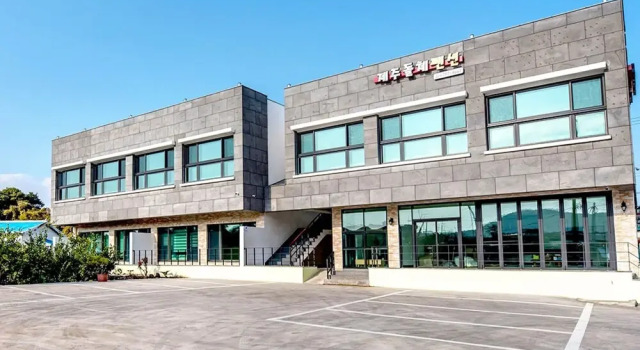 Jeju Dolce Pension and Guest House, Забронировать Гостевой дом Отели Согвипхо с парковкой, Парковка