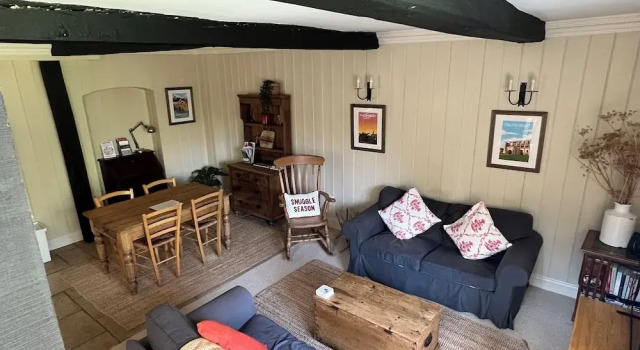 Cosy Cottage Over Malmesbury Abbey, Забронировать Дом для отпуска Отели в центре Малмсбери, в центре