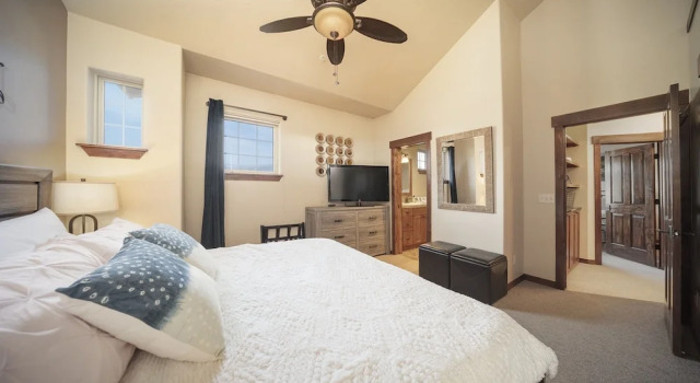 Cozens Pointe B-301 3 Bedroom Condo by RedAwning