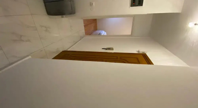 Апартаменты Modern, Centrally Located Apartment