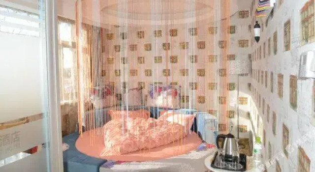 Kezun Shushi Hotel, Book Hotel Ku Lun Zhen Inner Mongolia