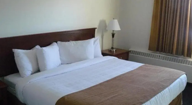 Ptarmigan Inn, Book Hotel Hay River Nordvestterritoriet