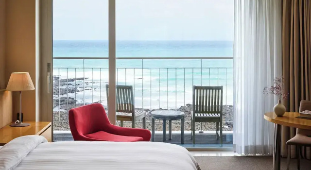 Двухместный номер Executive с балконом Haevichi Hotel and Resort Jeju