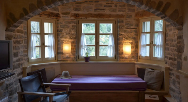 Papaevangelou Hotel, Book Hotel Papigo 