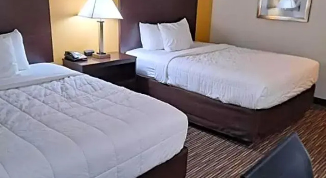 Standard Vierer Zimmer Days Inn by Wyndham Grayson