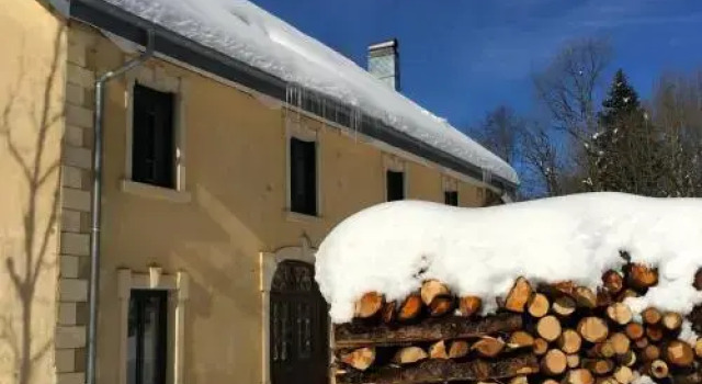 Au Moulin des Fées, Rezerwuj Hotel Bonlieu Jura