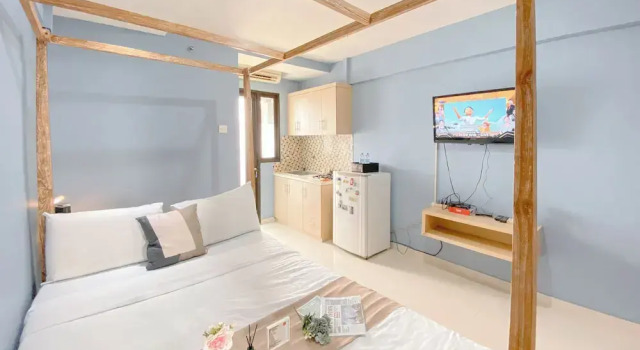 Студия Cozy And Enjoy Living Studio Kebagusan City Apartment