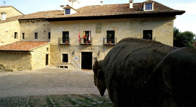 Parador de Santillana Gil Blas, Забронировать Отель Отели Сантильяна-дель-Мар с завтраком, рядом с Музей инквизиции, Завтраки