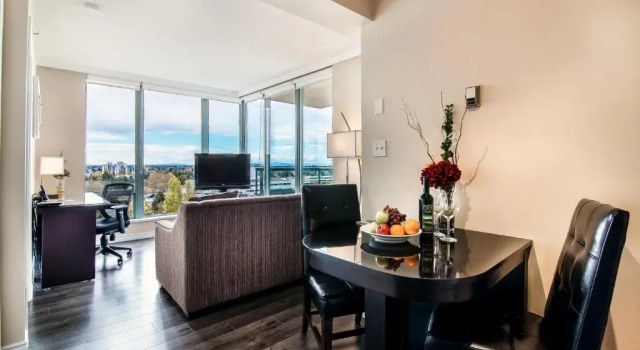 Люкс с 2 комнатами Executive Hotel Vancouver Airport