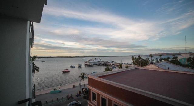 Четырёхместный номер Standard Seven Crown La Paz Malecon