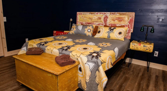 Bigfoots Retreat 2 Bedroom Chalet by RedAwning