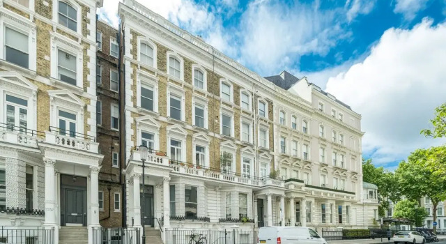 3bedroomed, 2 Baths Flat in Kensington, Забронировать Отель Отели Большого Лондона с парковкой, Парковка