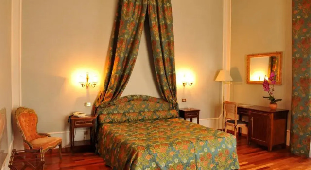 Полулюкс Grande Albergo Quattro Stagioni