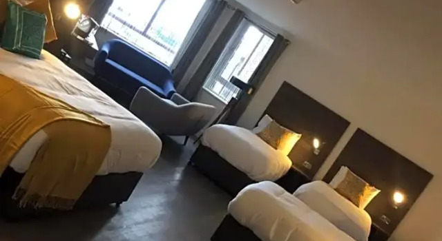 Deluxe suite Base Accommodation Dingle