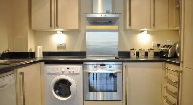Modern Central 1 Bedroom Apartment, Varaa Huoneisto Asunnot kohteessa Merseyside, Huoneisto