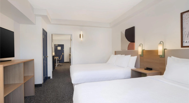 Четырёхместный люкс Spark by Hilton California Lexington Park