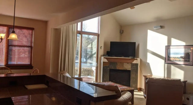 Highland Greens 17 Linden 4 Br 4 Br Condo by RedAwning, Rezerwuj Hotel Hotele w Vail Ski z parkingiem, Parking