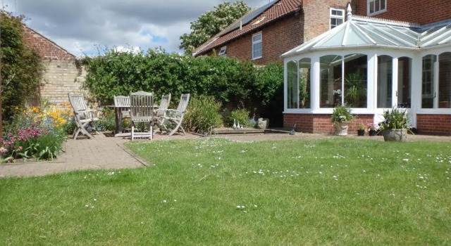 The Courtyard, Laurel Farm, Rezervați Sejur la fermă Cazare la fermă în Suffolk, Sejur la fermă