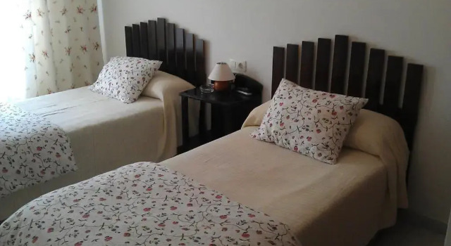 Одноместный номер Standard с балконом и с красивым видом из окна Pensión Residencia Miñones