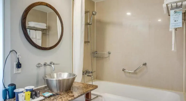 Трёхместный номер Standard Guam Plaza Resort