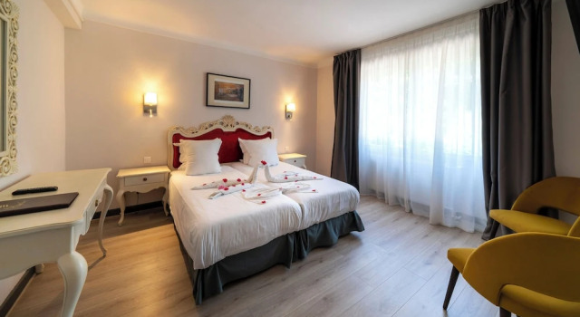Двухместный номер Standard с балконом и с красивым видом из окна Alexain Hotel Restaurant & Wellness - Colmar Ouest